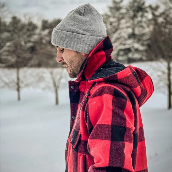 Johnson Woolen Mills, Men's buffalo plaid outdoor wool coat size 42